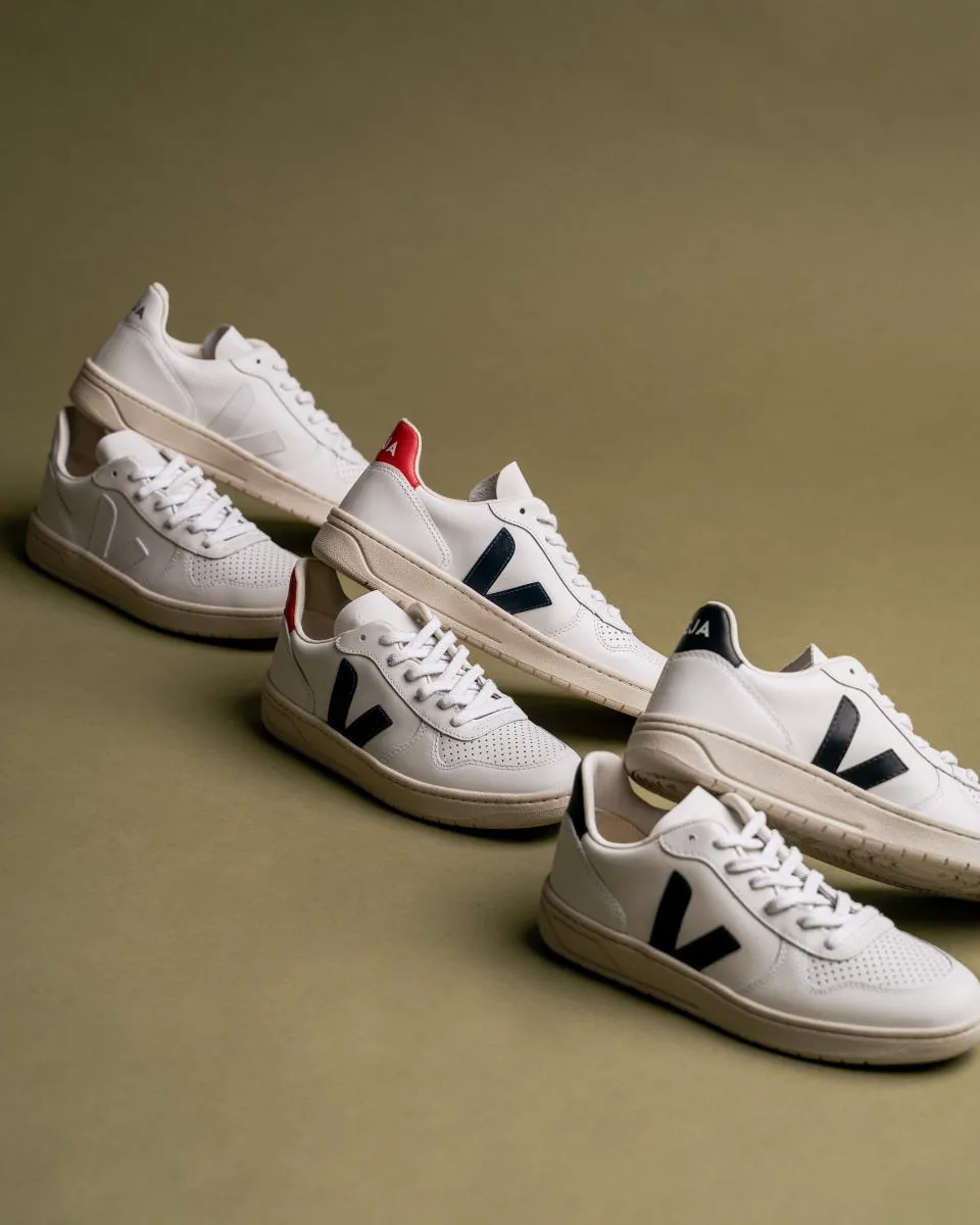 Veja V-10  Womens Extra White / Nautico Pekin Trainers